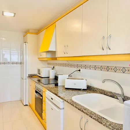 .apartamento 1a Linea De Playa + Piscina + Parking *